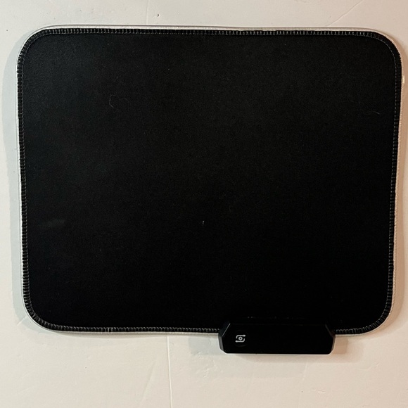 FSD-15 RGB Soft Cloth Mouse Pad with LED Lighting - Picture 2 of 6